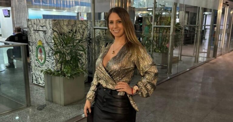 Una diputada libertaria se fue a bautizar al Jordán sin pedir licencia