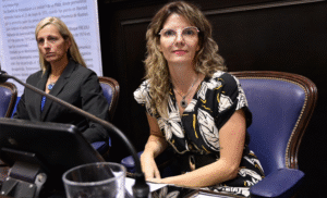 Natalia Dziakowski cuestionó a los dirigentes de La Libertad Avanza de Ayacucho por minimizar la tragedia de bahia blanca: “Que vengan a juntar barro, es fácil hablar detrás de una computadora”