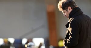Kicillof quiere vender los dos petroleros que encargó Venezuela y que siguen sin terminarse