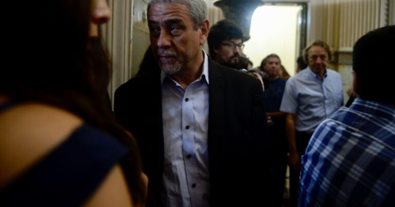 Ferraresi deja la intendencia de Avellaneda para pelear la gobernación