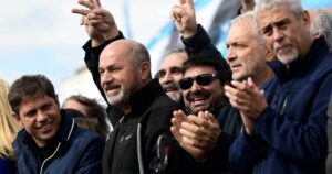 Los intendentes de Axel no pudieron meter legisladores y ahora esperan una “compensación” con lugares en el gabinete