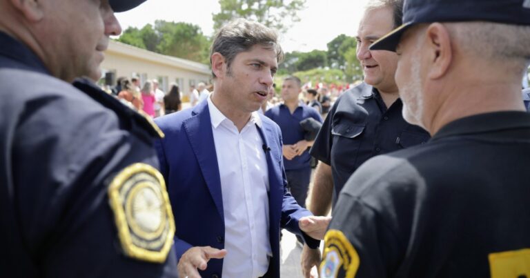 Kicillof habló del triple crimen desde Nueva York y apuntó a un grupo narco “con base en CABA”