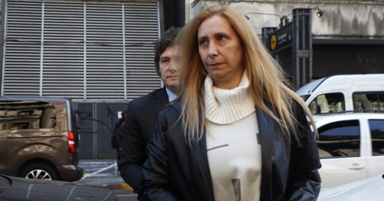 Karina analiza darle un cargo a algún diputado para que asuma Spagnuolo y tenga fueros