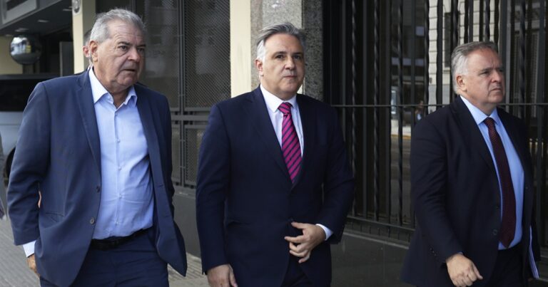 Llaryora manda a sus diputados a rechazar el veto de Milei contra discapacitados y podría quebrarse el tercio libertario