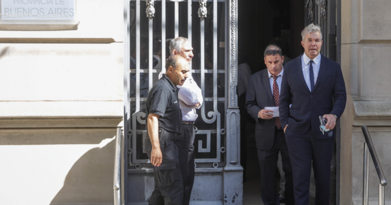 Burlando será candidato a diputado con el partido de Julio Garro