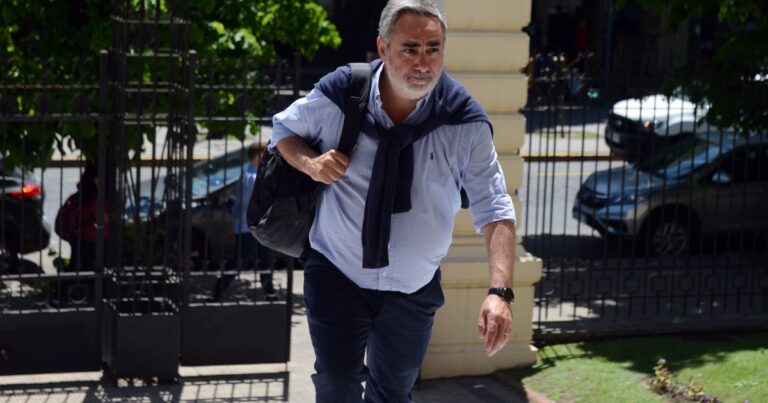 Crisis total en el radicalismo tras una elección en la que perdió 149 concejales y 12 legisladores