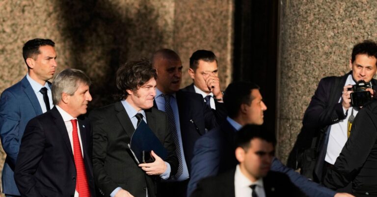 Trump se reúne con Milei en Nueva York, en medio de los pedidos del gobierno para que les libere un préstamo del Tesoro