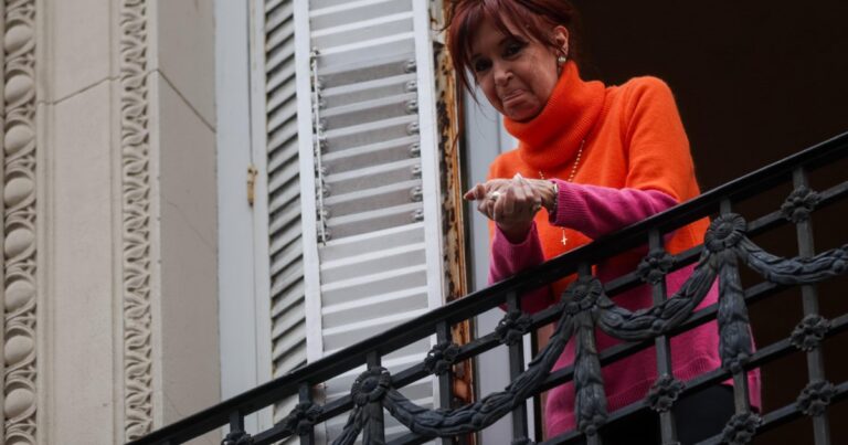 Cristina a Milei: “¿Tanto lío para terminar diciendo lo mismo que Macri?”