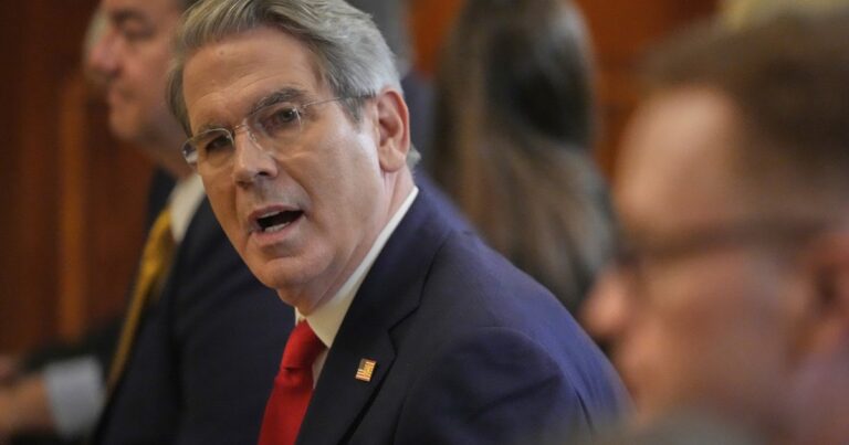 Scott Bessent confirmó el uso del swap por parte de Argentina y dijo que “Estados Unidos tuvo una ganancia”