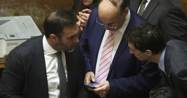 El Senado modificó la ley de DNU para cortarle a Milei la chance de gobernar por decreto