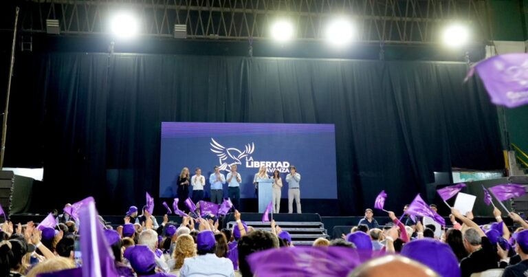 En medio del escándalo de las coimas, Karina lanzó la campaña nacional con Martín Menem