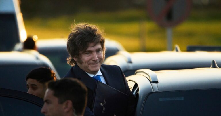 Denuncian que las concesiones viales de Milei son inconstitucionales y triplican las tarifas de peajes