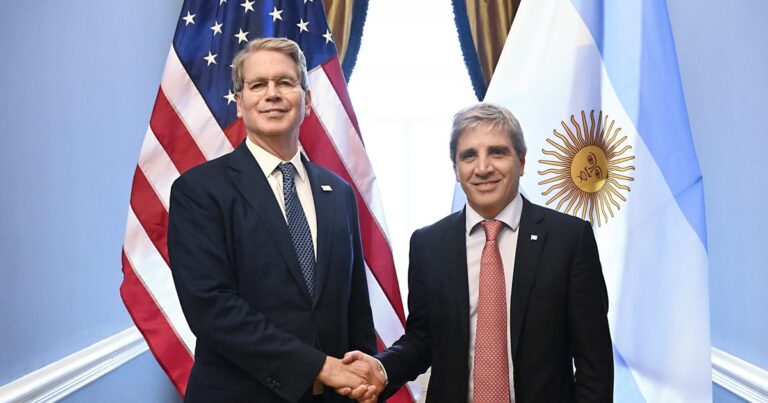 Argentina tiene que pagar USD 57.000 millones de deuda en el próximo año y medio