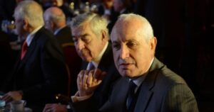 Milei le dio al imputado Cartellone la primera concesión de rutas, pero la perdería si lo condenan por Cuadernos