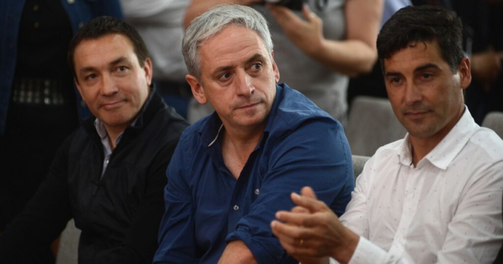 Sin obras de Nación, los municipios promueven consorcios de vecinos que financien el asfalto