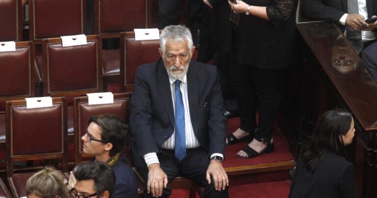 Alberto Rodríguez Saá también se aleja del kirchnerismo y manda a sus legisladores a romper con Fuerza Patria