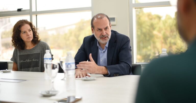 Susbielles quiere cobrarle un impuesto extra al Polo Petroquímico de Bahía y desató un conflicto con las empresas