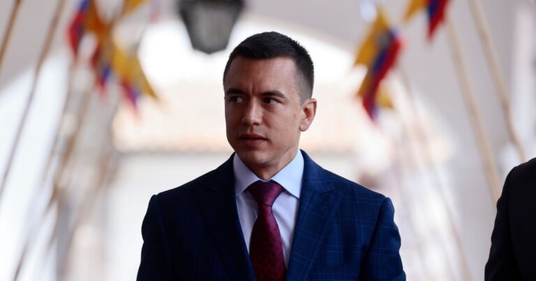 Noboa sufre una dura derrota en Ecuador y no podrá instalar bases militar de EEUU