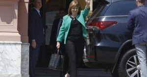 Patricia lanza su “División palermo” con afiche del Tio Sam