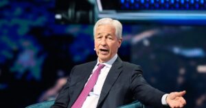 El CEO del JP Morgan enfrió el crédito de USD 20.000 millones: “Quizas no sea necesario”