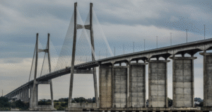 Orbrig estima que necesita USD 50 millones para reparar el puente Rosario-Victoria y el aporte del BICE es mínimo
