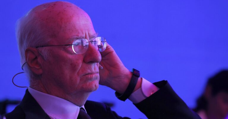 Rocca aprovecha las vacaciones de Pettovello en Dubai y ordena a Torrendell que presente su reforma educativa