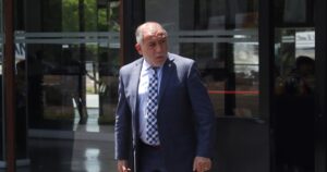 Llaryora cierra un acuerdo con la UCR por la Procuración y enfurece Juez