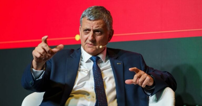 Los números contradicen la elogiada gestión de Marin en YPF: la deuda supera los USD 9.000 millones y el balance da pérdida