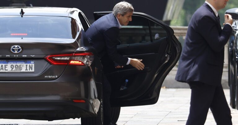 El mercado castigó a Caputo y para renovarle la deuda le cobró tasas que duplican la inflación