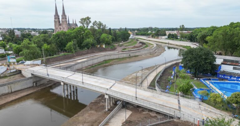 El gobierno de Kicillof inauguró un puente estratégico sobre el Río Luján
