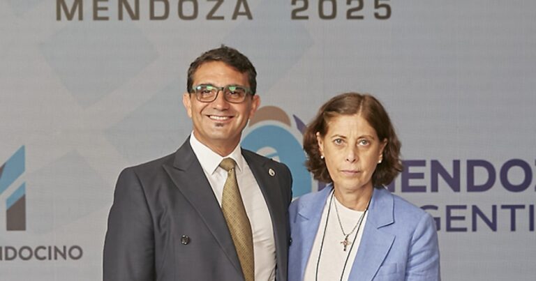 Toto Caputo pone un pie en la AGN con la abogada que echaron del Banco Ciudad por saltarse el corralito