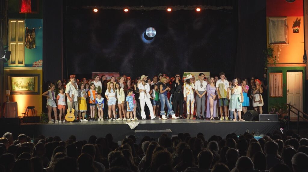 “Barrio”: Andanzas presentó su nuevo espectáculo ante una sala llena