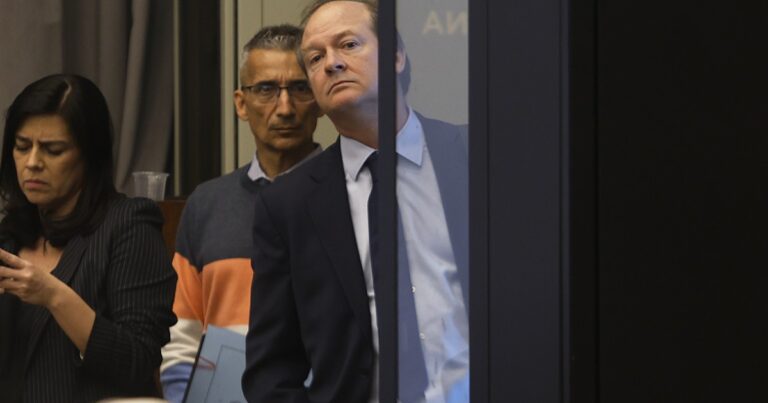 Economía tuvo que intervenir la licitación de GNL, porque sospechan un negociado por la duplicación de costos