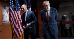 El Senado de EEUU quiere aprobar una ley que impide a Trump nuevas acciones militares en Venezuela