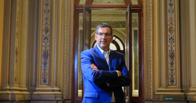 “La inflación bajó, pero crecieron los gastos fijos, por eso aumentó la mora de las familias con bancos y tarjetas”