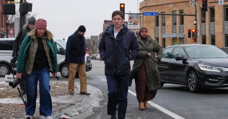 El alcalde de Minneapolis dijo que no acatará las leyes migratorias de Trump y escala la tensión en Minneapolis