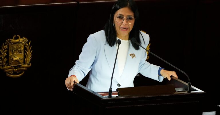 Delcy anunció el cierre de la prisión principal de Venezuela y la liberación de todos los presos políticos