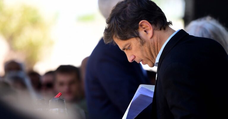 Kicillof envió equipamiento y brigadistas para combatir los incendios en la Patagonia