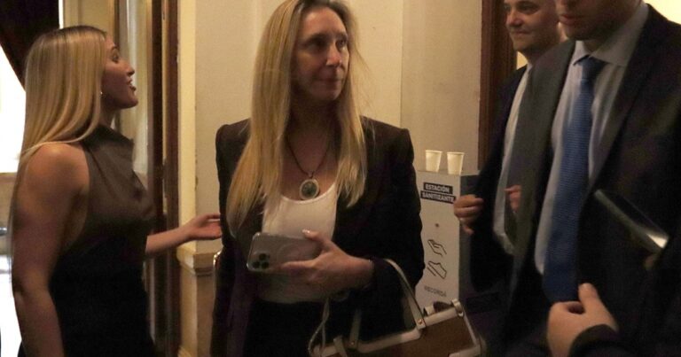 Karina furiosa por el show de Patricia con la reforma laboral: “jugó con Villarruel”