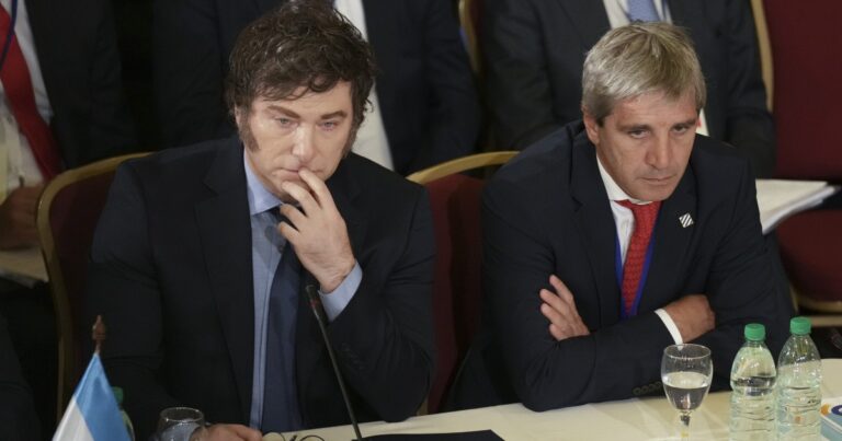 Las acciones caen hasta 23% y el riesgo país superó los 500 puntos tras la intervención libertaria del Indec