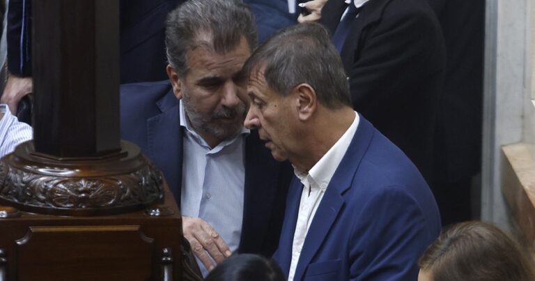 Ritondo y Sáenz rechazan el artículo de licencias y obligan al Gobierno a bajarlo