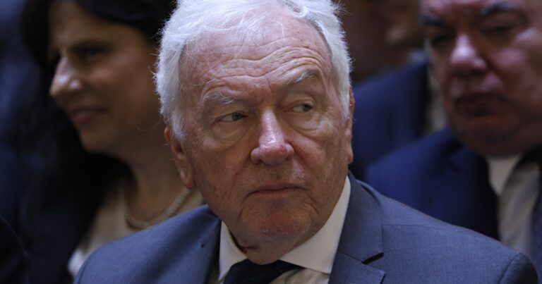 Los contactos del clan Mahiques con la AFA, detrás del pliego que mandó Milei para renovarle el cargo