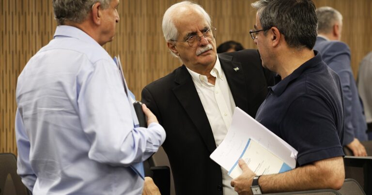 El kirchnerismo denunció a Caputo por falsificación de documentos en el Indec