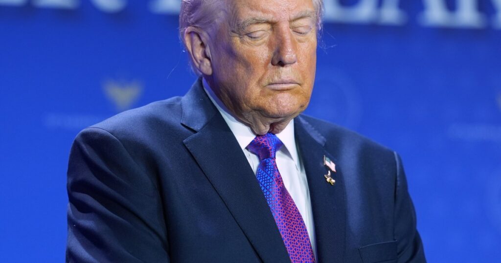 Sube el desempleo en EEUU y se desploma la imagen de Trump a sus peores registros