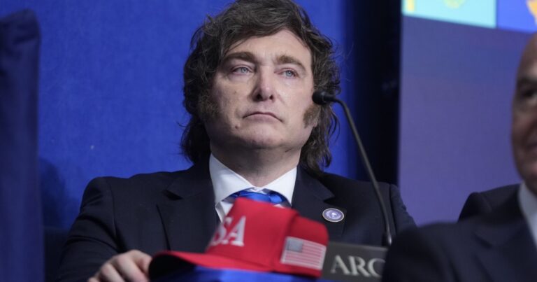 Milei destraba el acuerdo con China por las represas y tensiona con EE.UU