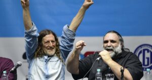 Baradel no sabe cómo contener a los docentes furiosos porque Kicillof les ofreció un aumento en línea con la inflación dibujada de Caputo
