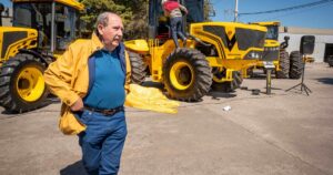 La histórica fábrica de tractores Pauny entró en crisis y cae la imagen de Milei