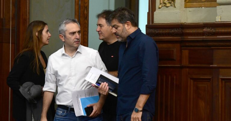 Interna en el gabinete de Kicillof: Bianco se peleó con Larroque y con el ala técnica del gabinete