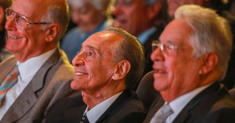 Las máximas entidades empresarias exigieron a Milei diálogo y cuestionaron el cierre de industrias