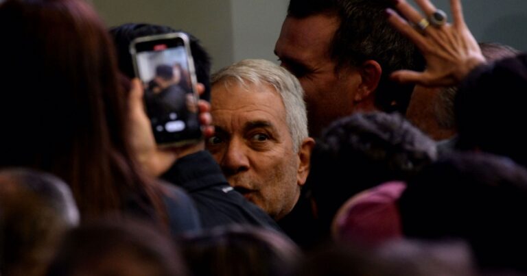 Alak prepara una gira con cursos de formación política para instalar su candidatura a gobernador